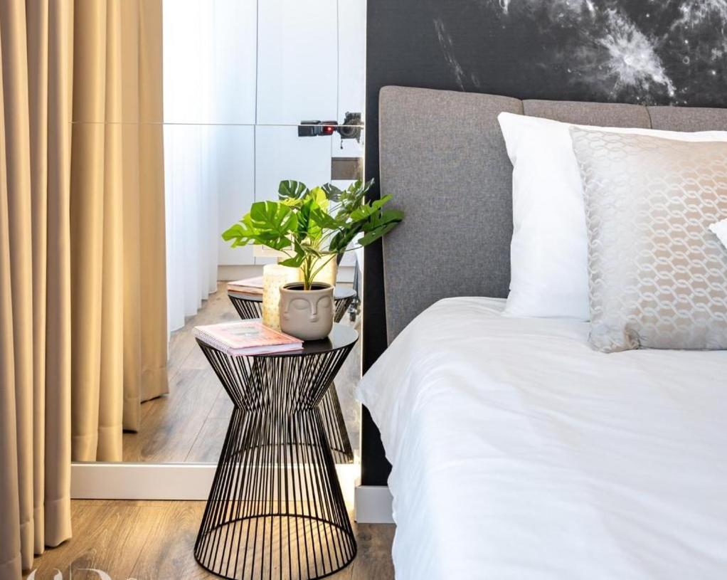 Majestic Apartament With View In Magheru Bucureşti Ngoại thất bức ảnh