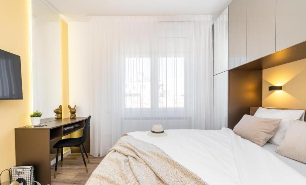 Majestic Apartament With View In Magheru Bucureşti Ngoại thất bức ảnh